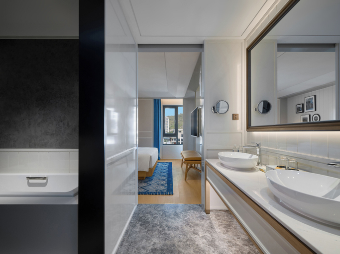 Bathroom 2, Hyatt Centric Ocean Front Xiamen, Xiamen