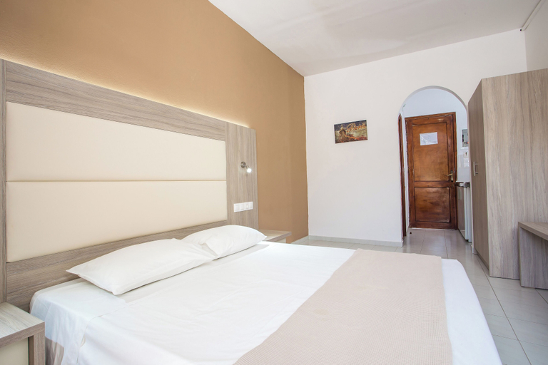 Bedroom 3, Maroula Studios, South Aegean