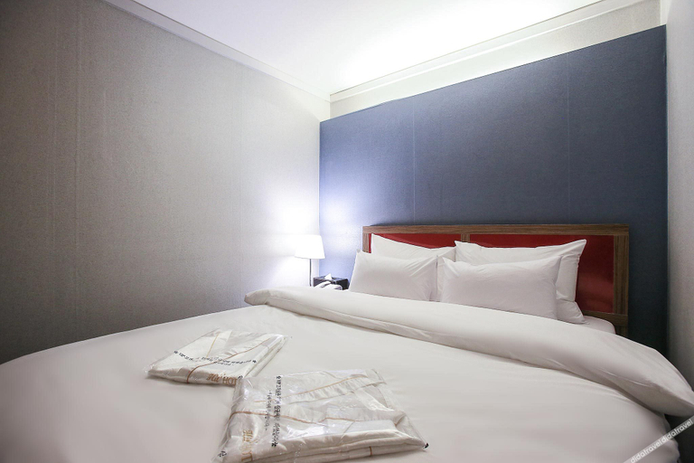 Bedroom 2, Cheonho T, Gandong
