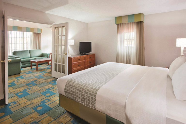 Bedroom, La Quinta Inn Savannah Midtown, Chatham