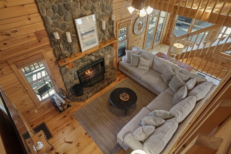 Room 3, Spacious Luxury Lake Blue Ridge Forest Cabin an spa, Fannin