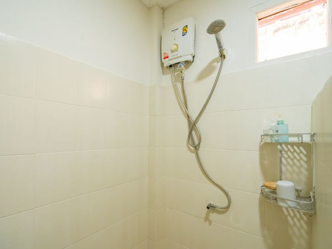 Bathroom 4