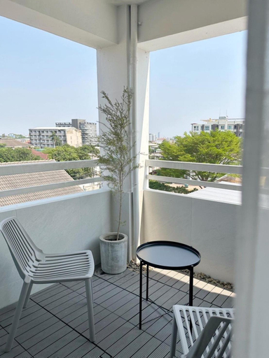 Balcony/terrace 1, UDMS On Nut 10 : Bangkok's Charm 40 sqm., Phra Khanong