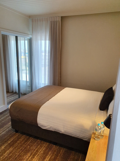 Bedroom 2, Porter's Plainland Hotel, Laidley