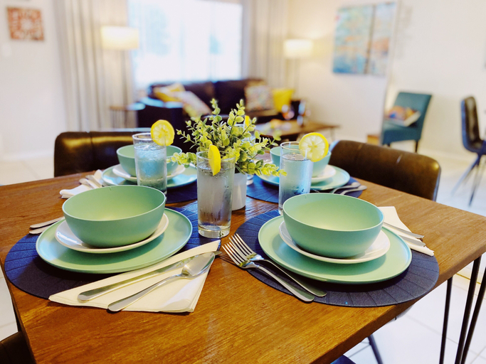 Food & Drinks 4, Coco Palms Apartments By Lowkl, Broward