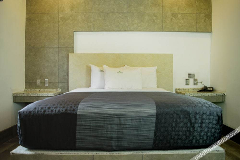 Bedroom, Hotel Jardin, Tijuana