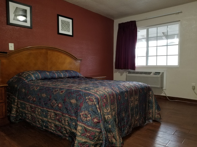 Bedroom 4, Buckboard Motel, Santa Barbara