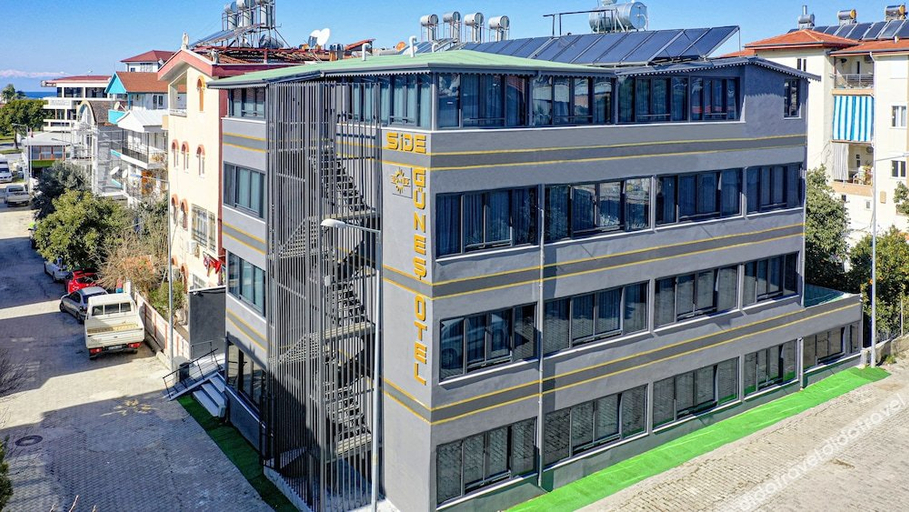 Exterior & Views