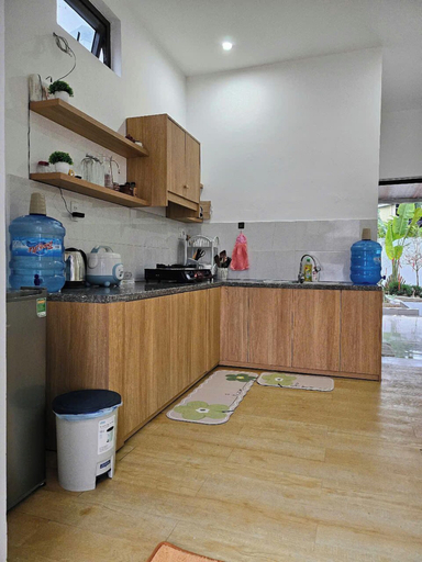 Others 3, Mit homestay, Huế