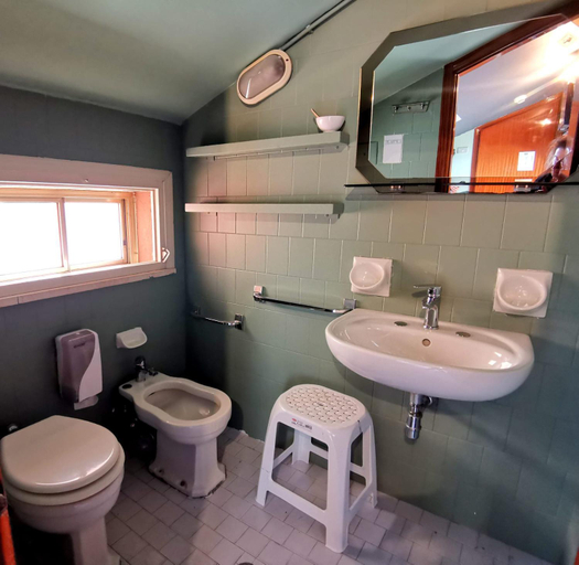 Bathroom 22