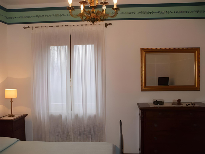 Bedroom 12