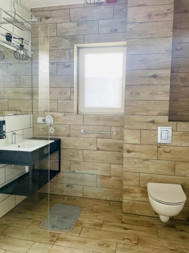 Bathroom 3, URychertow, Kartuzy