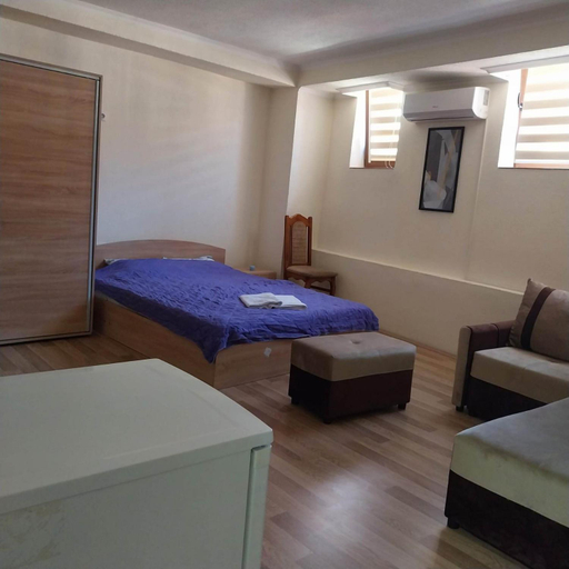 Others 2, Zezo Apartments