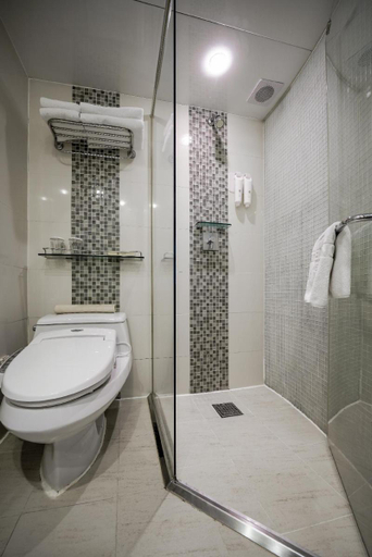 Bathroom 4