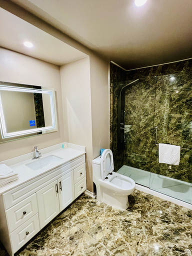 Bathroom 5, Super 8 by Wyndham Niagara Falls ON, Niagara