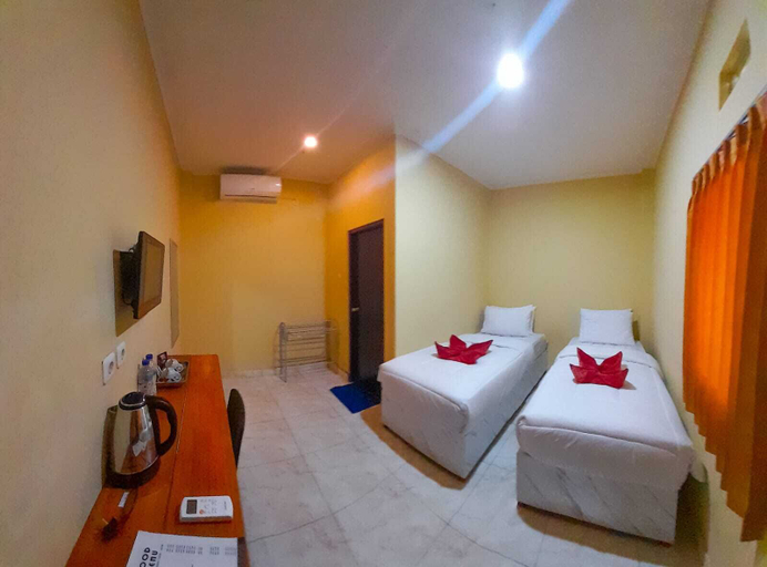 Room 2, FX72 Labuan Bajo Hotel, Manggarai Barat
