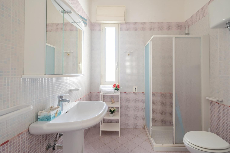 Bathroom 3, Villa Heart Island Vista Mare, Lecce