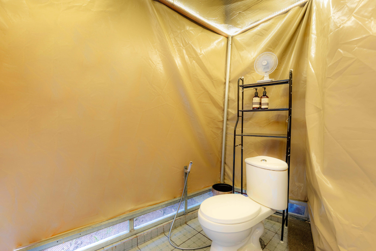 Bathroom 12