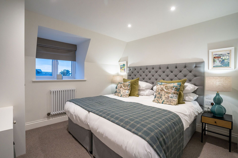 Bedroom 3, Treloyhan Manor, Cornwall