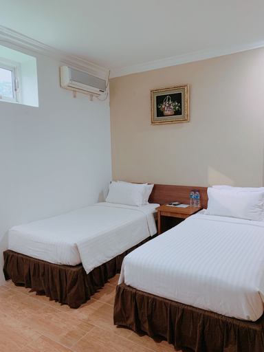 Hotel Shafira Syariah Pariaman Room Type - Standard Room Twin Bed