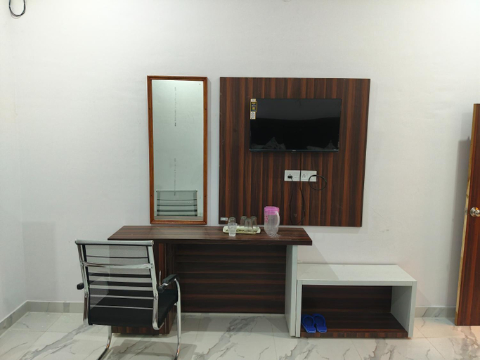 Shared lounge/TV area, Atithi Inn Khajuraho, Chhatarpur