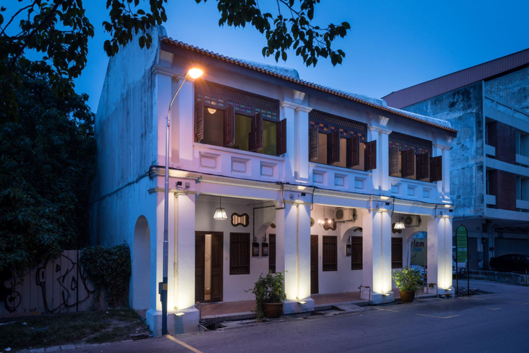 Exterior 7