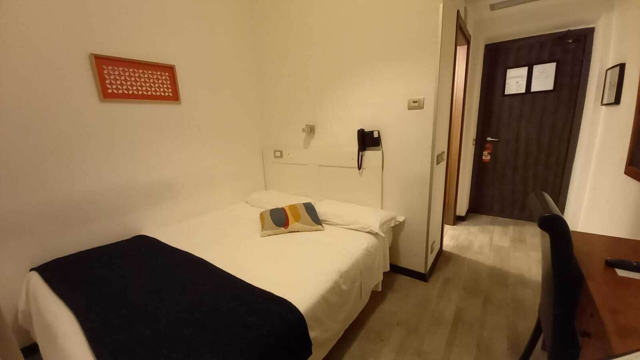 Bedroom 3, LH Hotel Excel Roma Montemario, Rome
