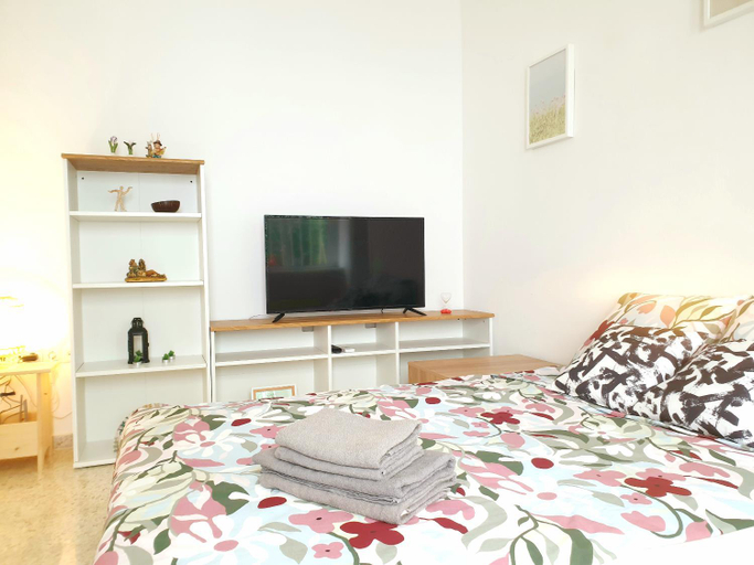 Bedroom 2, Sunny Malaga Centre Flats, 2 Options, with Balcony or Terrace, Málaga