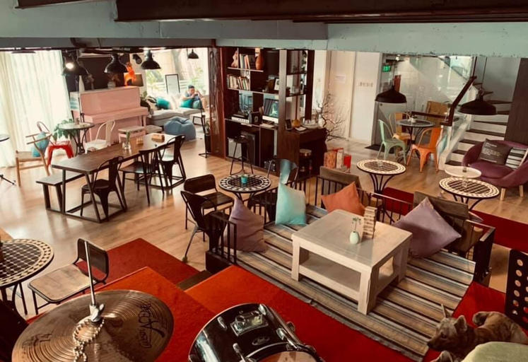 Food & Drinks 4, Christinas Hotel & Cafe, District 1