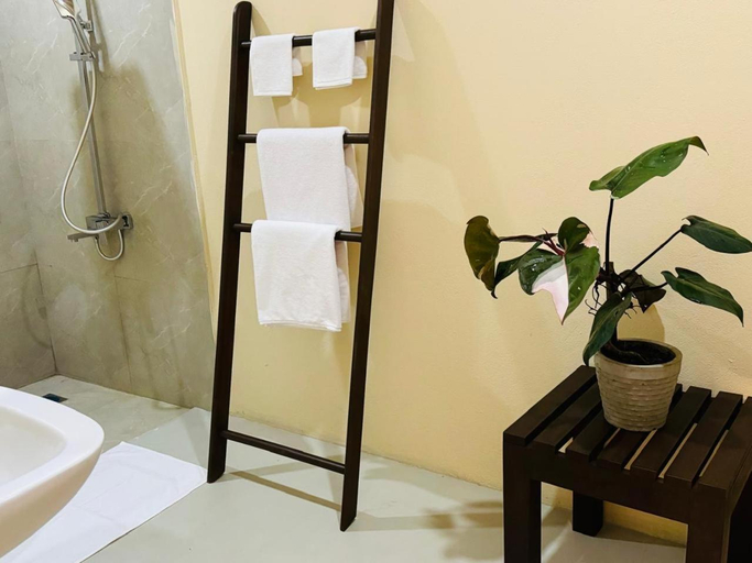 Bathroom 4, Nikara Nature Resort, Pothuvil