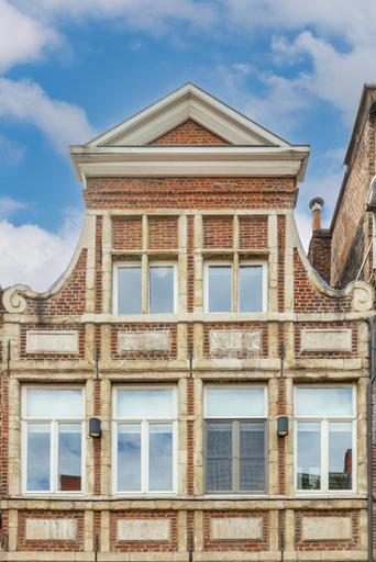 Others 4, Violet Suites, Oost-Vlaanderen