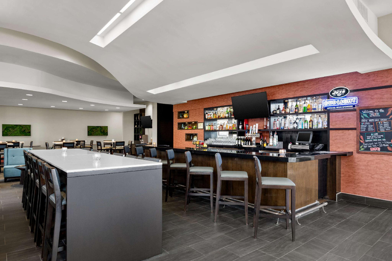 Food & Drinks 4, Embassy Suites by Hilton Newark Airport, Union