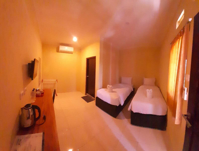 Room 1, FX72 Labuan Bajo Hotel, Manggarai Barat