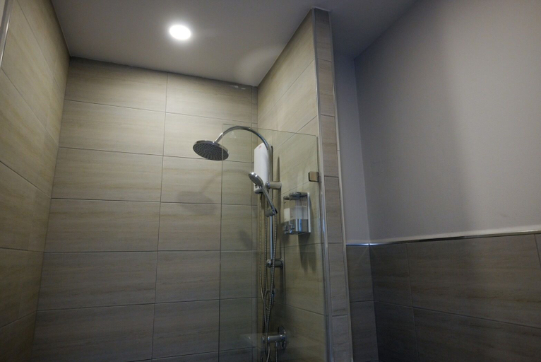 Bathroom 4, Double J Hotel, Muang Chiang Mai