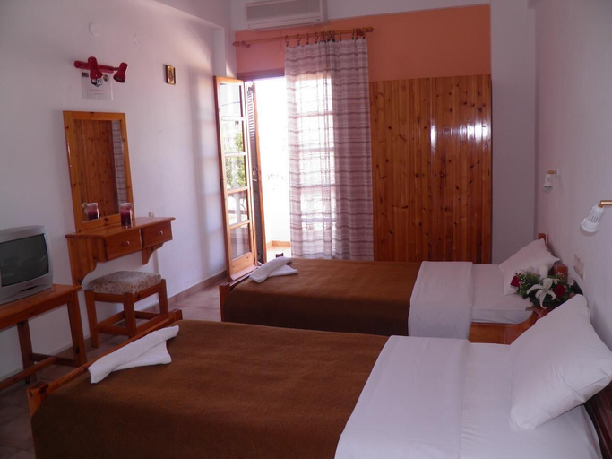 Bedroom 4, Galaxias Studios, Faistos