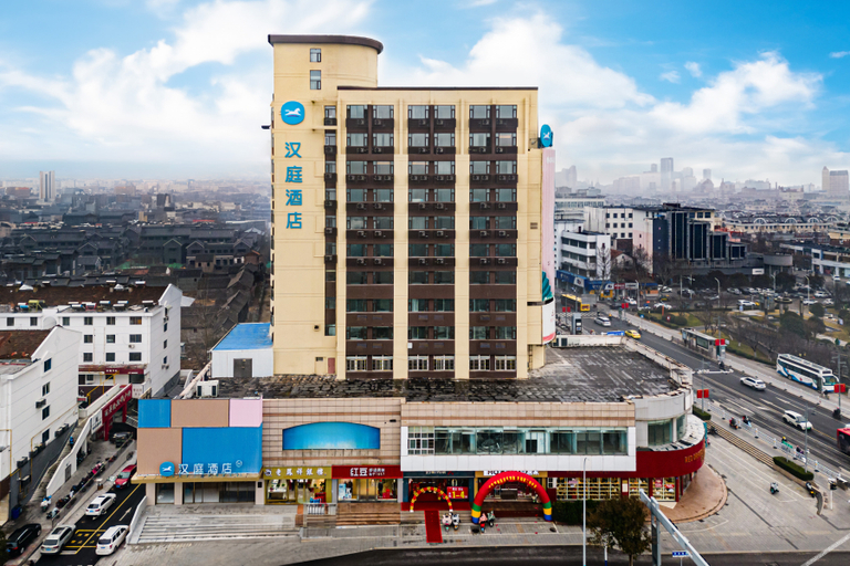 Exterior & Views