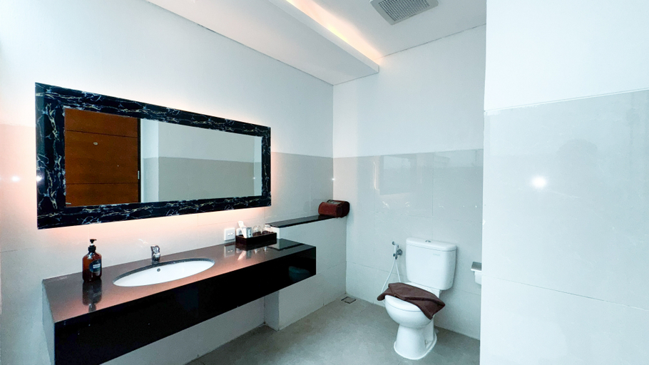 Bathroom 8