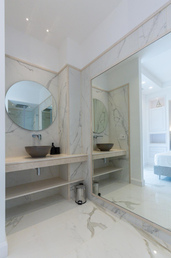 Bathroom 2, Maison Adriana, Napoli