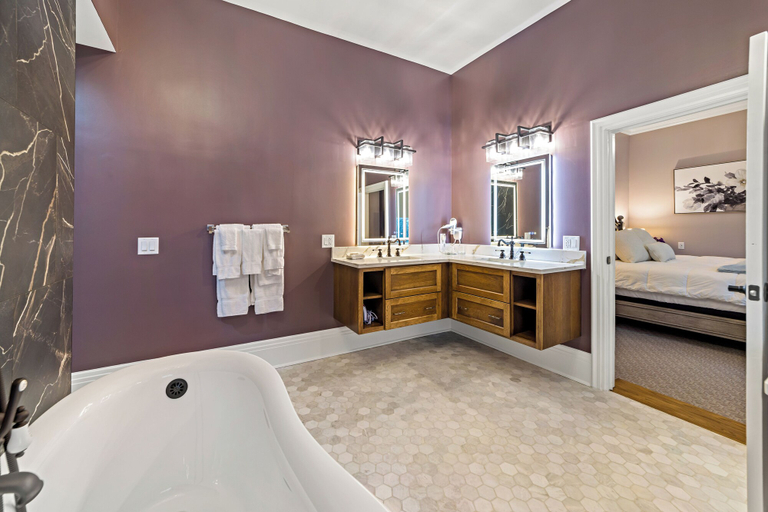 Bathroom 5, The White Inn, Chautauqua