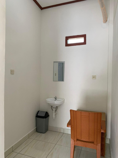 Others 2, Bertus GuestHouse, West Manggarai