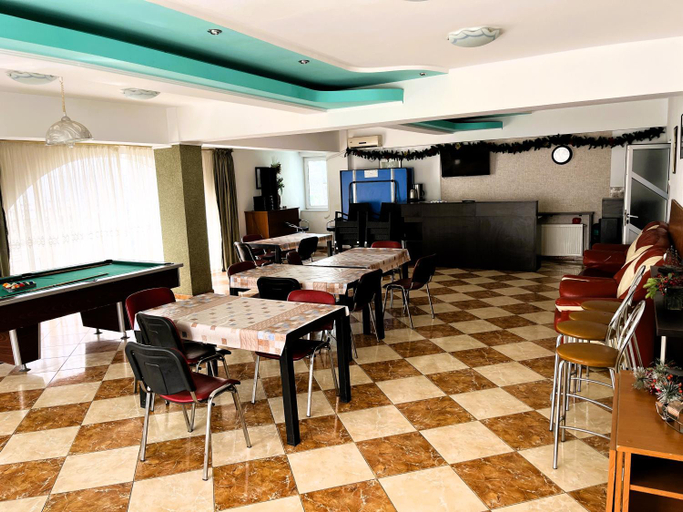 Food & Drinks 5, Complex Meridian, Tuzla