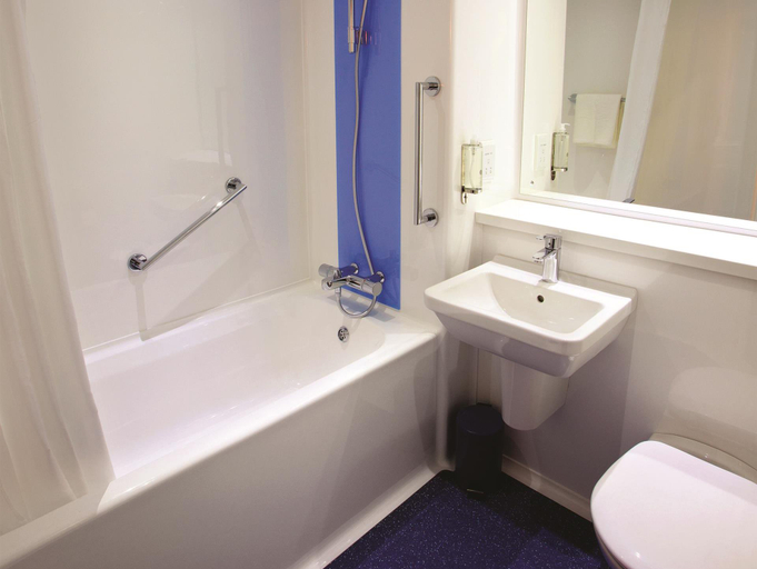 Bathroom, Travelodge Preston Central, Lancashire