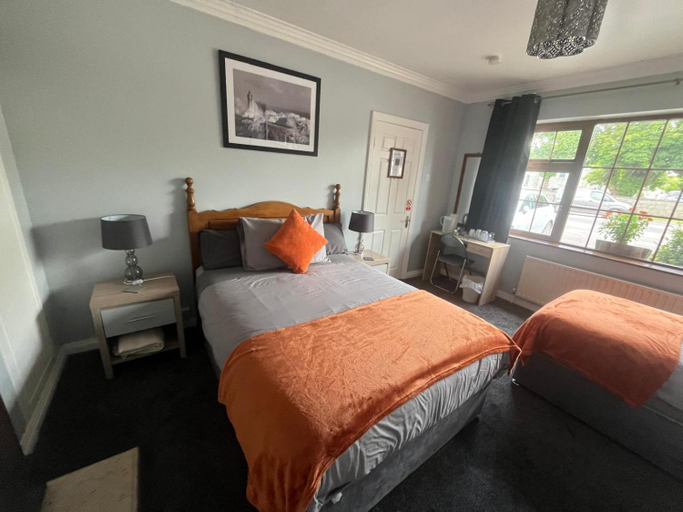 Others 5, Manorlodge