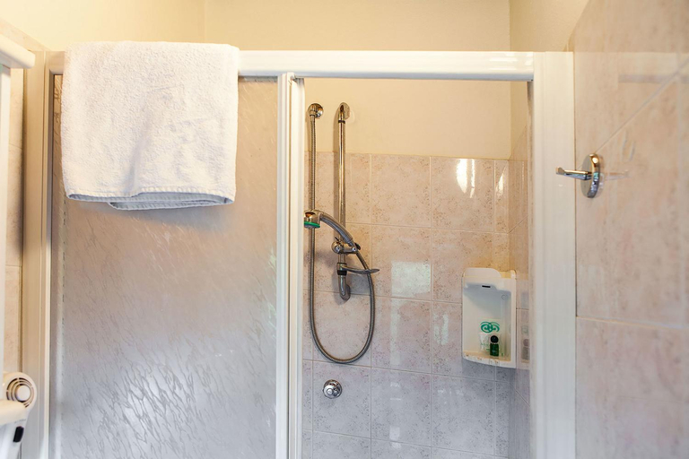 Bathroom 4, La Baita, Brescia