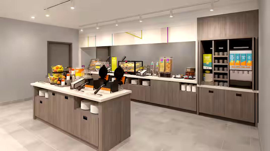 Food & Drinks 5, Home2 Suites by Hilton St. Joseph, Buchanan