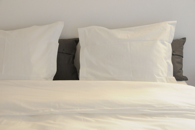 Bedroom 4, Les Deux Ponts, Yonne