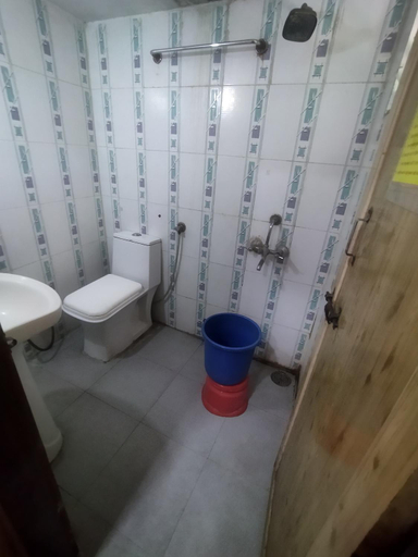 Bathroom 2, Hotel Thakur Ji, Bhopal