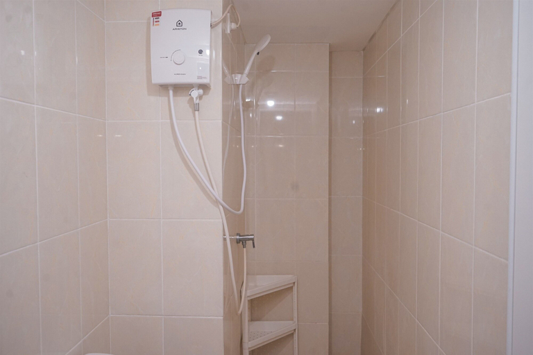 Bathroom 3, Cozy And Homey 2Br Apartment M-Town Residence, Tangerang