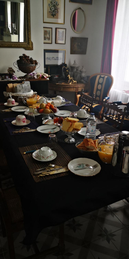 Food & Drinks 4, La Cour Du Puits Chambre Rooibos, Eure