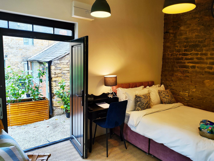 Bedroom 2, Cotswold Bankview, Gloucestershire